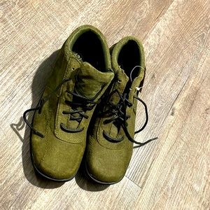 Green shoes